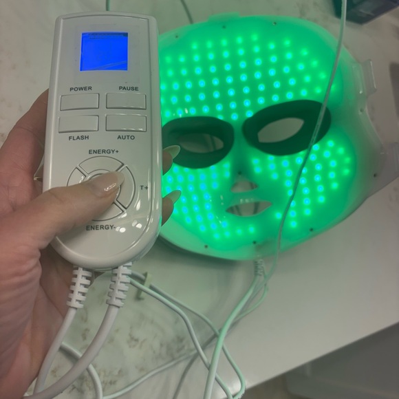 LED Mask with Remote - Picture 8 of 9